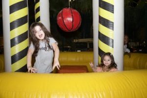 فعاليات ترفيهية سبقت مواجهة نادي الرياض والحزم